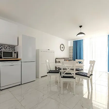 Club Helen , 256, Golf Del Sur Tenerife , Espana *